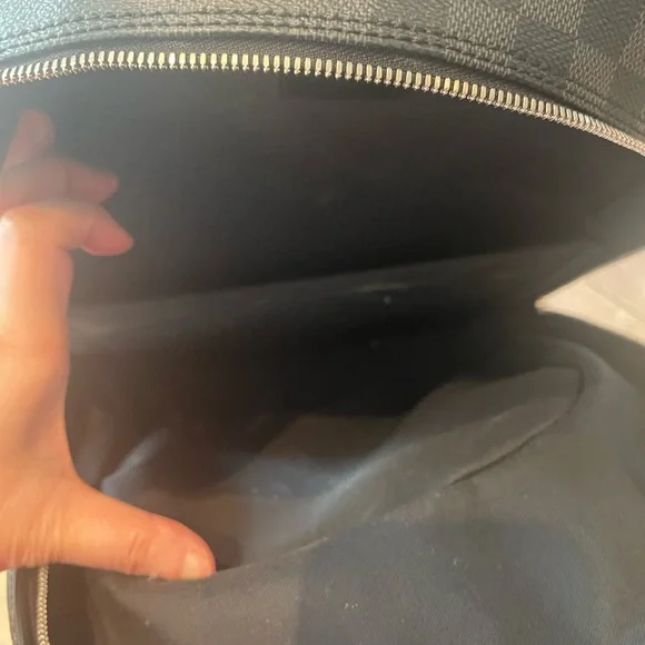 Original Louis Vuitton Damier Graphite Michael Backpack. receipt and dust bag. - Picture 4 of 11